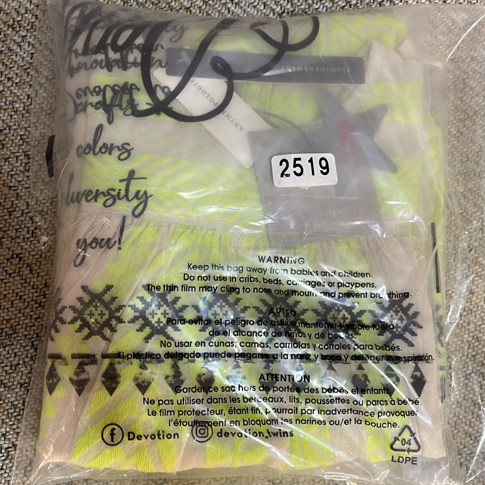 Anthropologie Devotions Twin Petra Embroidered Lime Two Piece Set Size 8/10 NWT - Picture 12 of 16